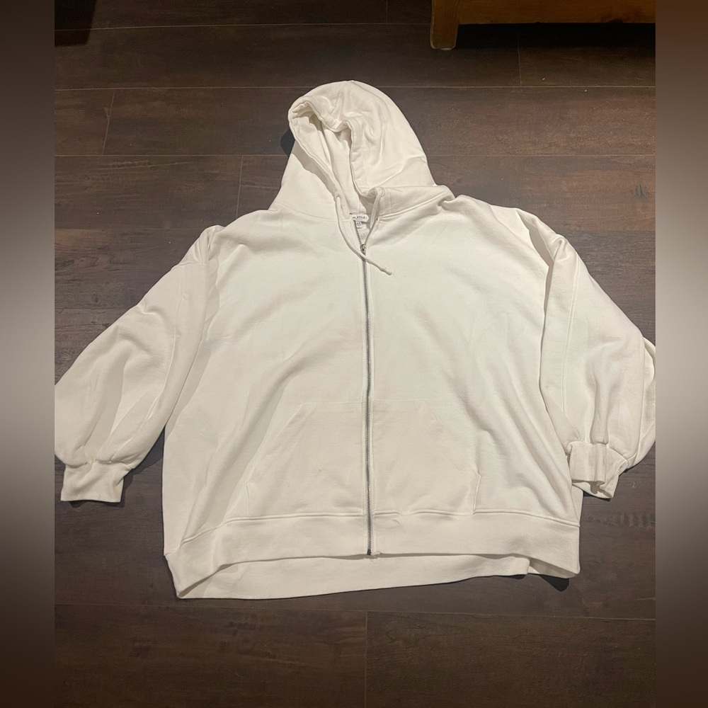 Like new Woman’s Re_Styld oversized all white zip up hoodie size 16